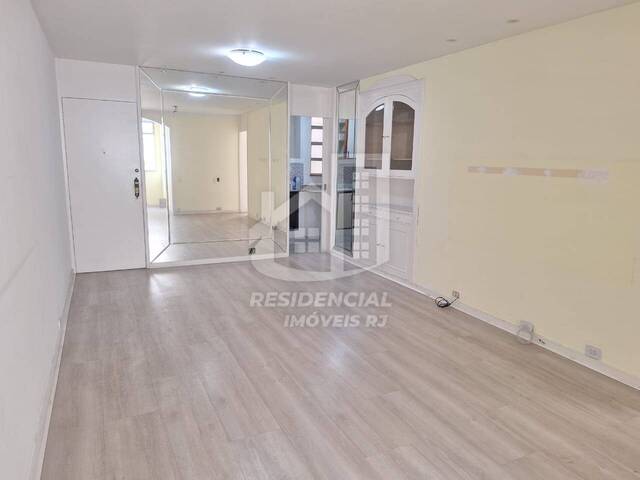 #332 - Apartamento para Venda em Rio de Janeiro - RJ